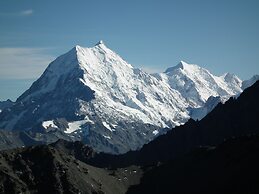 Aoraki Mount Cook Alpine Lodge