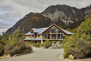 Aoraki Mount Cook Alpine Lodge