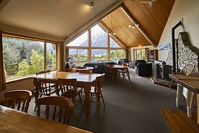 Aoraki Mount Cook Alpine Lodge