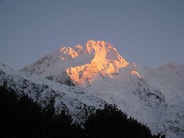 Aoraki Mount Cook Alpine Lodge