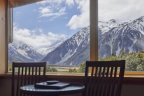 Aoraki Mount Cook Alpine Lodge