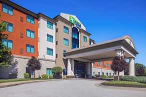 Holiday Inn Express and Suites Kansas City Airport, an IHG Hotel