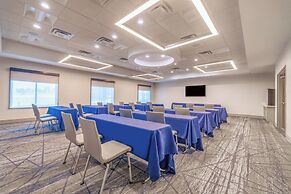 Holiday Inn Express and Suites Kansas City Airport by IHG