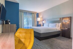 Holiday Inn Express and Suites Kansas City Airport by IHG