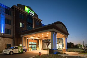 Holiday Inn Express and Suites Kansas City Airport, an IHG Hotel