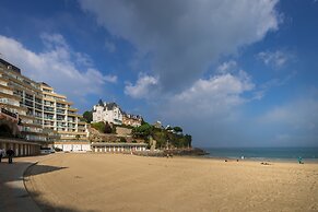 Le Crystal Dinard Plage