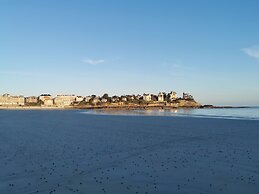 Le Crystal Dinard Plage