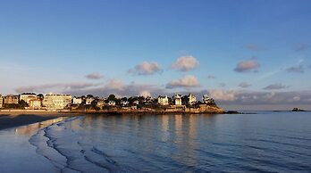 Le Crystal Dinard Plage
