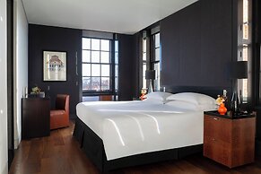 Grosvenor House Suites