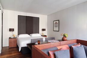 Grosvenor House Suites