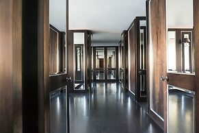 Grosvenor House Suites