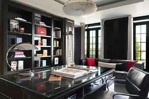 Grosvenor House Suites