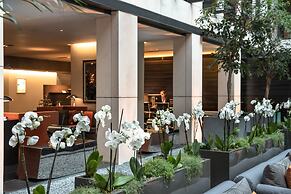 Grosvenor House Suites