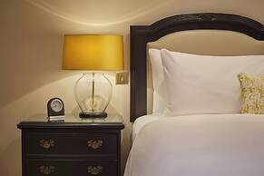 Grosvenor House Suites