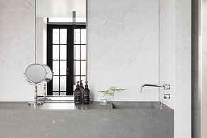 Grosvenor House Suites