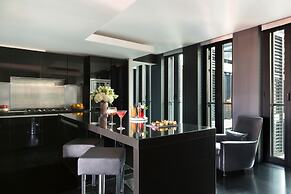 Grosvenor House Suites