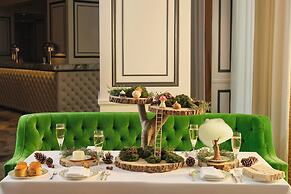 Grosvenor House Suites
