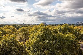 Grosvenor House Suites