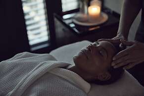 Grosvenor House Suites