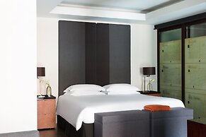 Grosvenor House Suites