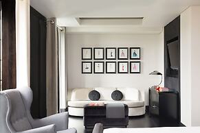 Grosvenor House Suites