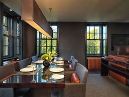 Grosvenor House Suites