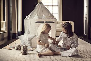 Grosvenor House Suites