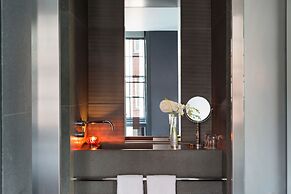 Grosvenor House Suites