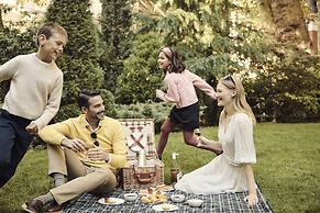 Grosvenor House Suites