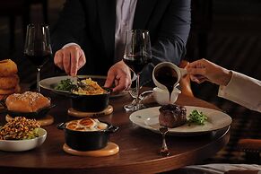 Grosvenor House Suites