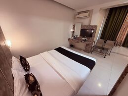 Hotel Alka Residency