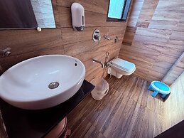 Hotel Alka Residency