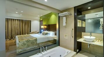 Ramee Grand Hotel and Spa, Pune