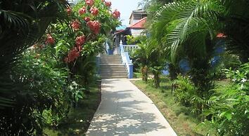 Mayflower Beach Resort