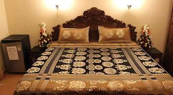 Mayflower Beach Resort