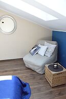 Blooms Inn & Apartments