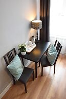 Blooms Inn & Apartments