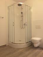 Blooms Inn & Apartments