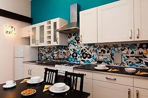 Blooms Inn & Apartments