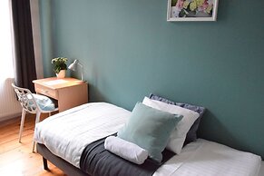 Blooms Inn & Apartments