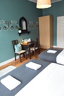 Blooms Inn & Apartments