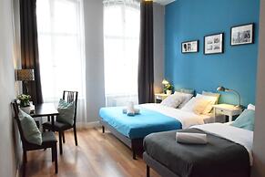 Blooms Inn & Apartments