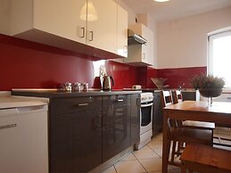 Blooms Inn & Apartments