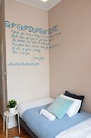 Blooms Inn & Apartments