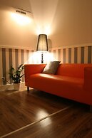 Blooms Inn & Apartments