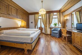 Franceschi Park Hotel