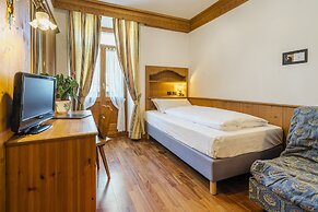 Franceschi Park Hotel