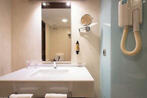 Maroa Hotel