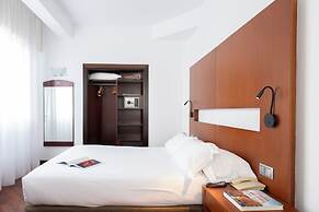 Maroa Hotel