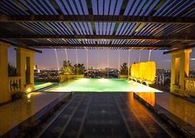 The Grand Fourwings Convention Hotel